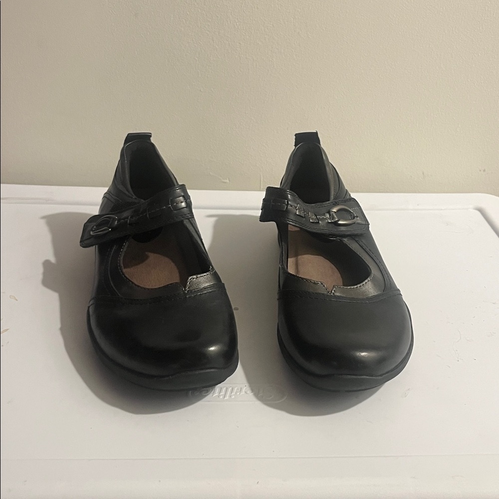 EARTH Angelica Black Buckle Shoes